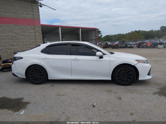46019587 :رقم المزاد ، 4T1B11HK0KU799772 vin ، 2019 Toyota Camry Le مزاد بيع