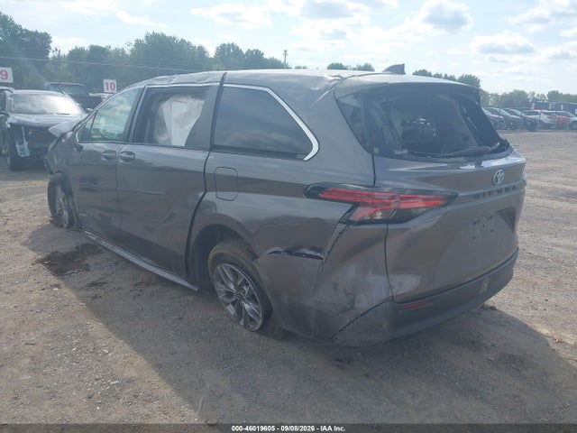 Продажа на аукционе авто 2021 Toyota Sienna Le, vin: 5TDKRKEC4MS023491, номер лота: 46019605