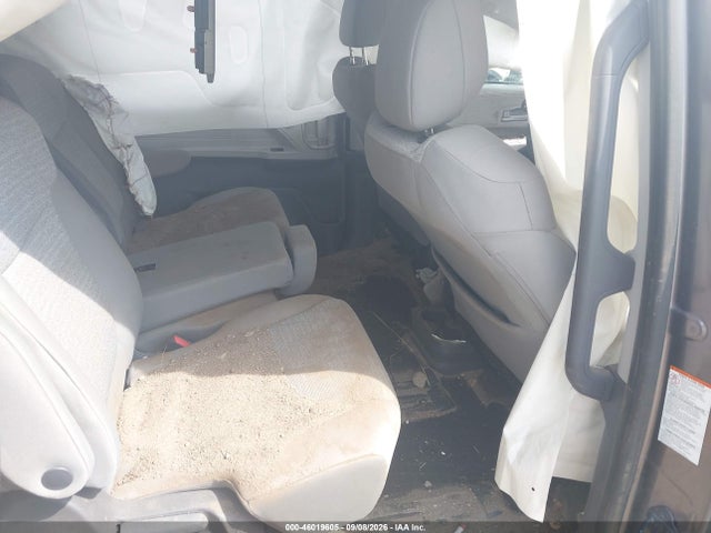 Продажа на аукционе авто 2021 Toyota Sienna Le, vin: 5TDKRKEC4MS023491, номер лота: 46019605