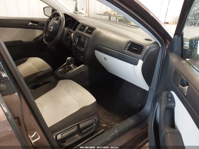Продажа на аукционе авто 2015 Volkswagen Jetta 2.0l S, vin: 3VW2K7AJ4FM243929, номер лота: 46019656