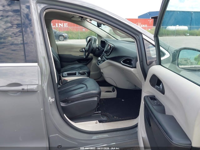 2C4RC1BG2NR188189 Chrysler Pacifica Touring L