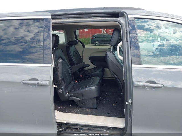 2C4RC1BG2NR188189 Chrysler Pacifica Touring L