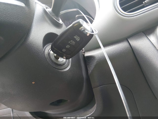 46019847 :رقم المزاد ، KM8K12AA8KU320005 vin ، 2019 Hyundai Kona Se مزاد بيع