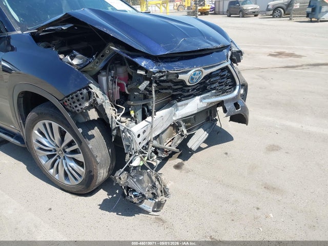 Toyota Highlander Hybrid Platinum 2023 5TDEBRCH1PS122010 Image 19
