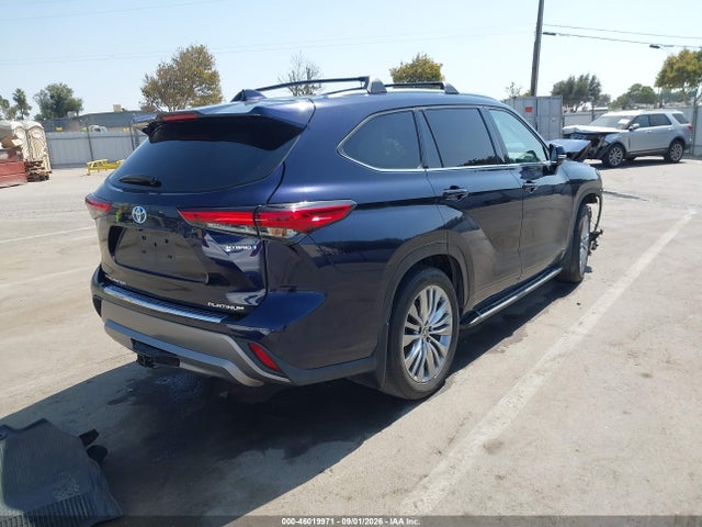 Toyota Highlander Hybrid Platinum 2023 5TDEBRCH1PS122010 Image 4