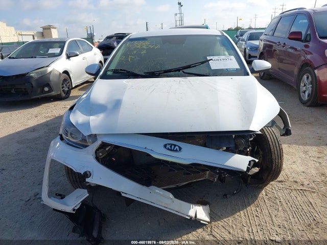 46019976 :رقم المزاد ، 3KPF24AD4ME410617 vin ، 2021 Kia Forte Lxs مزاد بيع