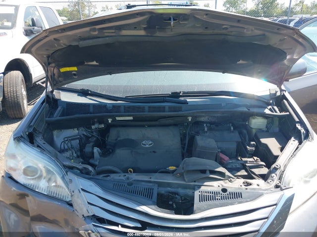 2016 Toyota Sienna Xle 8 Passenger მანქანა იყიდება აუქციონზე, vin: 5TDYK3DC2GS701472, აუქციონის ნომერი: 46019989