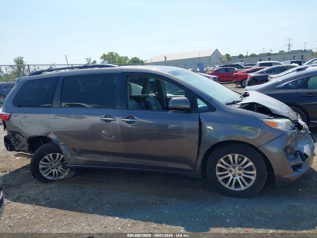 2016 Toyota Sienna Xle 8 Passenger მანქანა იყიდება აუქციონზე, vin: 5TDYK3DC2GS701472, აუქციონის ნომერი: 46019989
