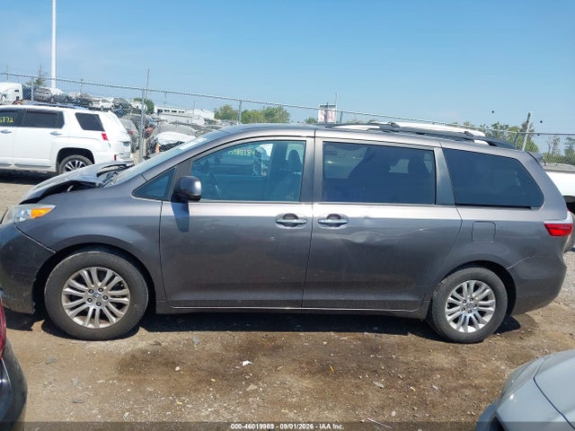 2016 Toyota Sienna Xle 8 Passenger მანქანა იყიდება აუქციონზე, vin: 5TDYK3DC2GS701472, აუქციონის ნომერი: 46019989