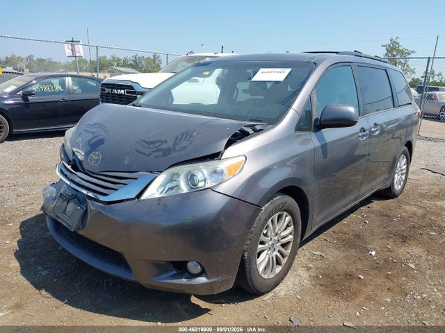2016 Toyota Sienna Xle 8 Passenger მანქანა იყიდება აუქციონზე, vin: 5TDYK3DC2GS701472, აუქციონის ნომერი: 46019989