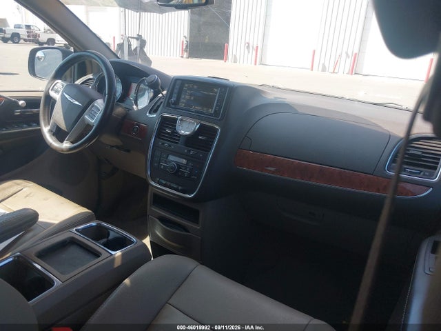2016 Chrysler Town & Country Touring მანქანა იყიდება აუქციონზე, vin: 2C4RC1BG5GR188786, აუქციონის ნომერი: 46019992