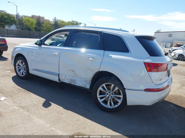 WA1AHAF70KD046537 Audi Q7 45 Premium