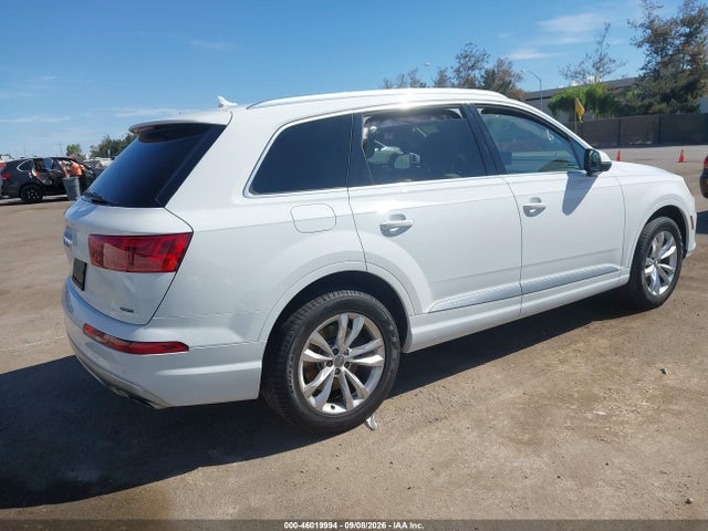 WA1AHAF70KD046537 Audi Q7 45 Premium