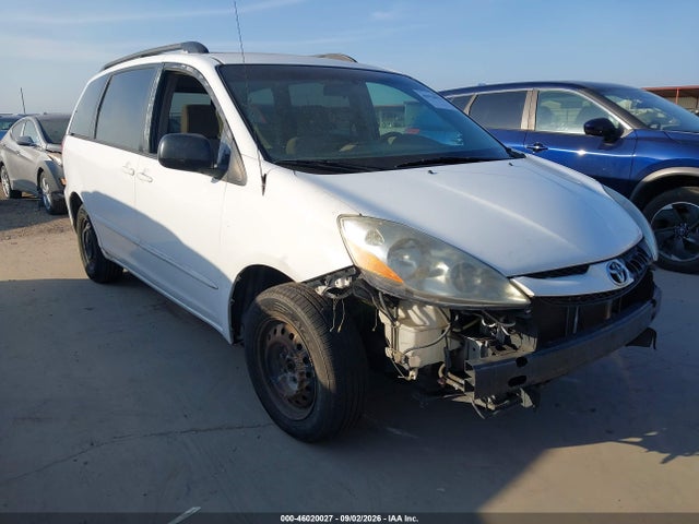 46020027 :رقم المزاد ، 5TDKK4CC8AS308953 vin ، 2010 Toyota Sienna Le مزاد بيع