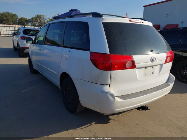 46020027 :رقم المزاد ، 5TDKK4CC8AS308953 vin ، 2010 Toyota Sienna Le مزاد بيع