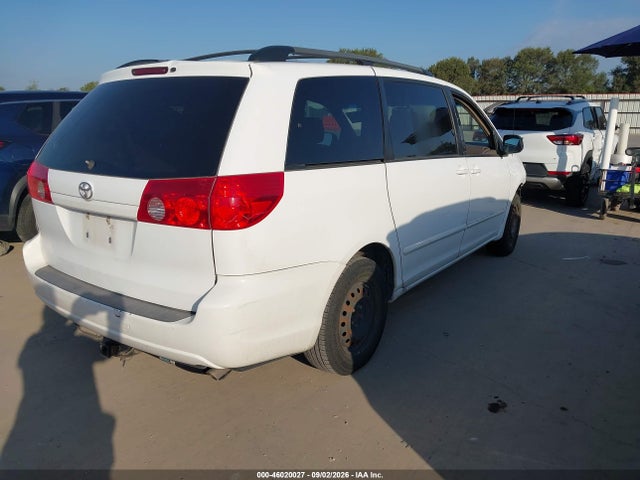 46020027 :رقم المزاد ، 5TDKK4CC8AS308953 vin ، 2010 Toyota Sienna Le مزاد بيع