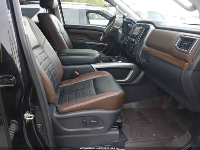 46020074 :رقم المزاد ، 1N6AA1E64HN528088 vin ، 2017 Nissan Titan Platinum Reserve مزاد بيع