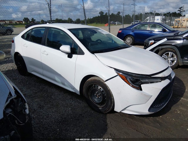46020105 :رقم المزاد ، 5YFEPMAE4MP220918 vin ، 2021 Toyota Corolla Le مزاد بيع