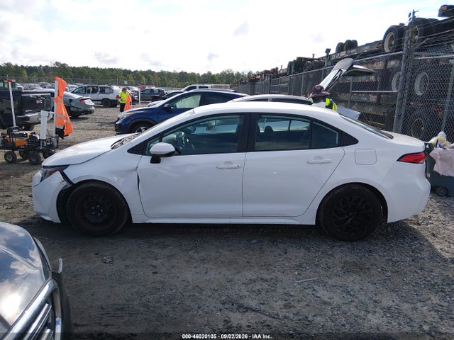 46020105 :رقم المزاد ، 5YFEPMAE4MP220918 vin ، 2021 Toyota Corolla Le مزاد بيع