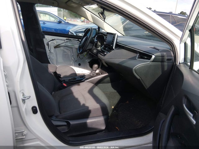 46020105 :رقم المزاد ، 5YFEPMAE4MP220918 vin ، 2021 Toyota Corolla Le مزاد بيع