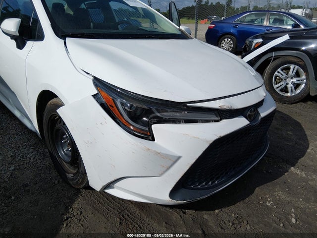 46020105 :رقم المزاد ، 5YFEPMAE4MP220918 vin ، 2021 Toyota Corolla Le مزاد بيع