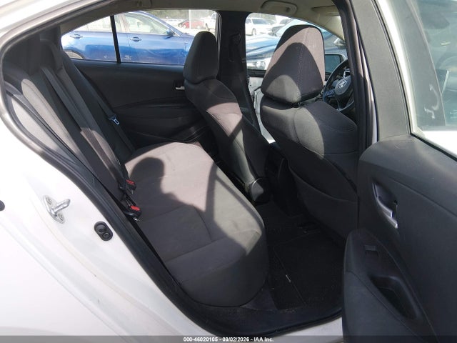 46020105 :رقم المزاد ، 5YFEPMAE4MP220918 vin ، 2021 Toyota Corolla Le مزاد بيع