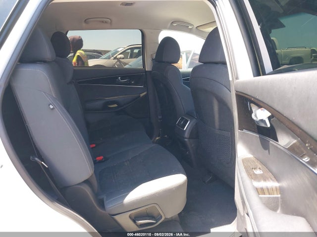KIA Sorento 3.3l S 2019 5XYPGDA54KG584430 Image 8