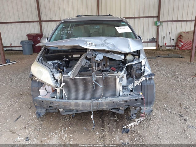 2015 Toyota Sienna Le 8 Passenger მანქანა იყიდება აუქციონზე, vin: 5TDKK3DCXFS535934, აუქციონის ნომერი: 46020112