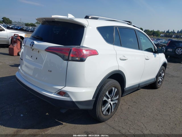 Toyota RAV4 LE 2016 JTMZFREV8GD080830 Image 4
