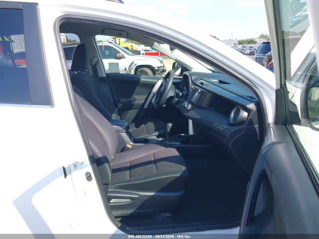 Toyota RAV4 LE 2016 JTMZFREV8GD080830 Image 5