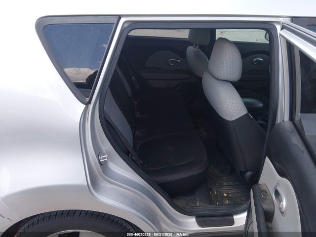 46020325 :رقم المزاد ، KNDJN2A23J7599213 vin ، 2018 Kia Soul مزاد بيع