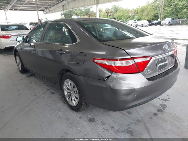 46020351 :رقم المزاد ، 4T1BF1FK8FU096270 vin ، 2015 Toyota Camry Le مزاد بيع