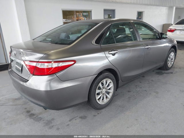 46020351 :رقم المزاد ، 4T1BF1FK8FU096270 vin ، 2015 Toyota Camry Le مزاد بيع