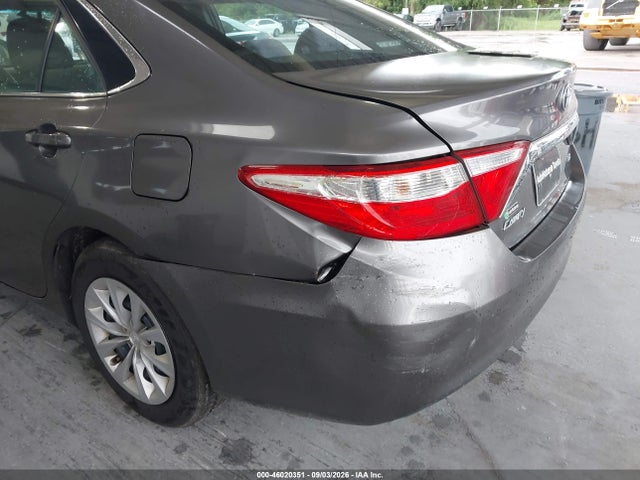 46020351 :رقم المزاد ، 4T1BF1FK8FU096270 vin ، 2015 Toyota Camry Le مزاد بيع