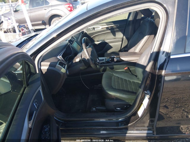 2015 Ford Fusion Hybrid Se მანქანა იყიდება აუქციონზე, vin: 3FA6P0LU9FR310814, აუქციონის ნომერი: 46020390