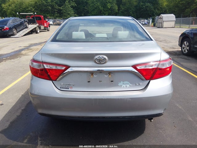 46020518 :رقم المزاد ، 4T1BF1FK9HU707040 vin ، 2017 Toyota Camry Le مزاد بيع