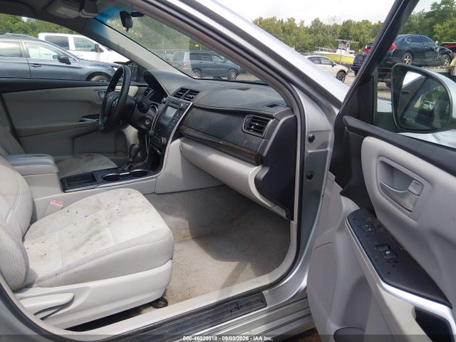 46020518 :رقم المزاد ، 4T1BF1FK9HU707040 vin ، 2017 Toyota Camry Le مزاد بيع