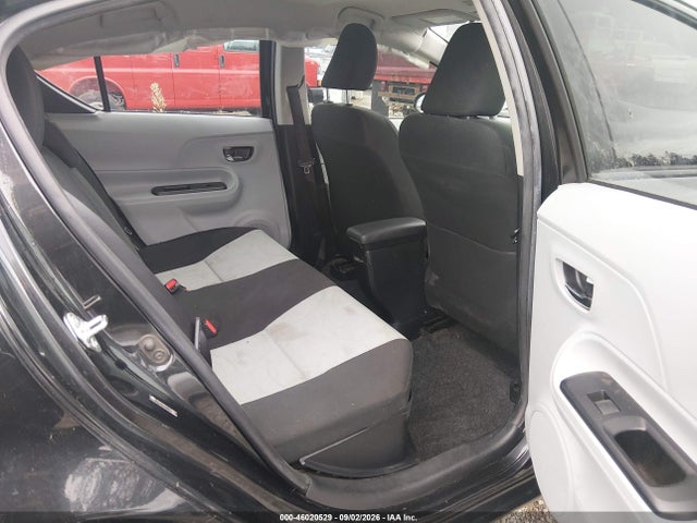 Toyota Prius C Two 2014 JTDKDTB31E1569897 Image 18