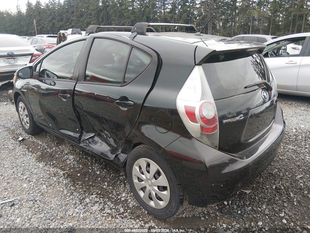 Toyota Prius C Two 2014 JTDKDTB31E1569897 Image 3