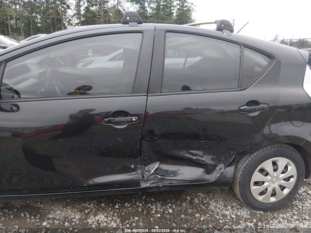 Toyota Prius C Two 2014 JTDKDTB31E1569897 Image 6