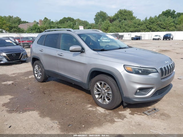 46020531 :رقم المزاد ، 1C4PJMLB6KD323660 vin ، 2019 Jeep Cherokee Latitude Plus 4x4 مزاد بيع