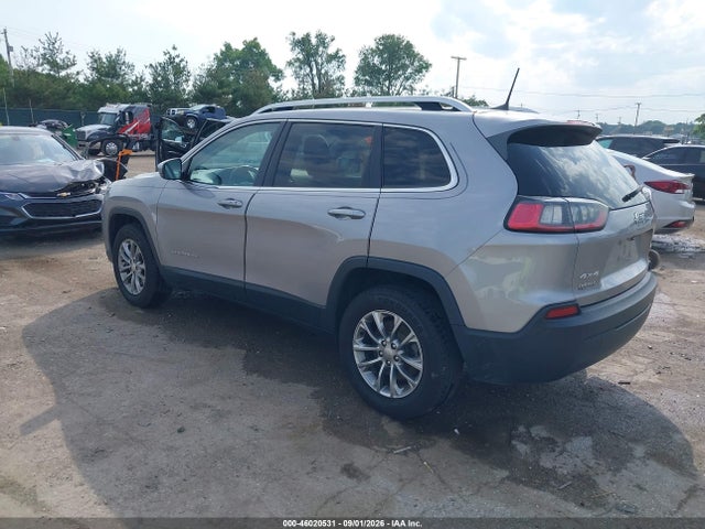 46020531 :رقم المزاد ، 1C4PJMLB6KD323660 vin ، 2019 Jeep Cherokee Latitude Plus 4x4 مزاد بيع