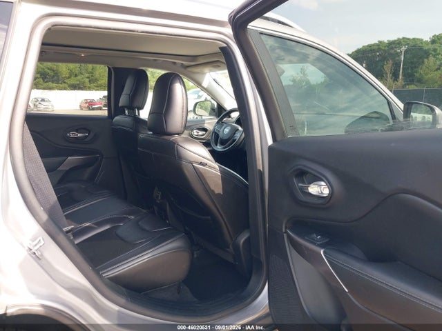 46020531 :رقم المزاد ، 1C4PJMLB6KD323660 vin ، 2019 Jeep Cherokee Latitude Plus 4x4 مزاد بيع