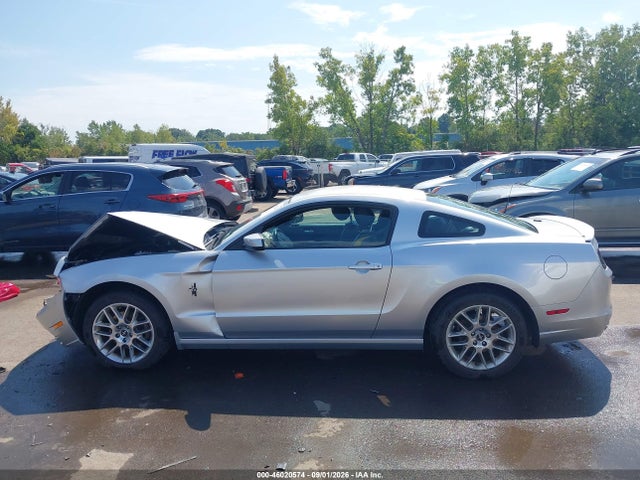 Продаж на аукціоні авто 2014 Ford Mustang V6 Premium, vin: 1ZVBP8AMXE5277511, номер лоту: 46020574