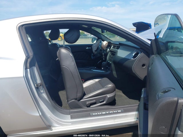 Продаж на аукціоні авто 2014 Ford Mustang V6 Premium, vin: 1ZVBP8AMXE5277511, номер лоту: 46020574