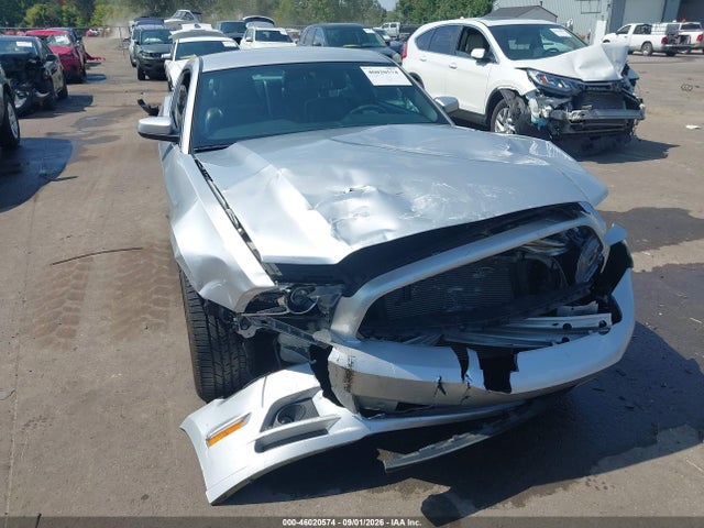Продаж на аукціоні авто 2014 Ford Mustang V6 Premium, vin: 1ZVBP8AMXE5277511, номер лоту: 46020574