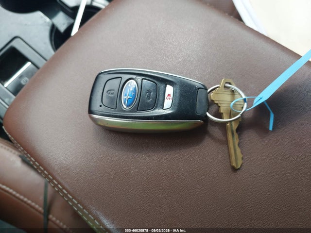 46020578 :رقم المزاد ، 4S4BSETC1H3372765 vin ، 2017 Subaru Outback 3.6r Touring مزاد بيع