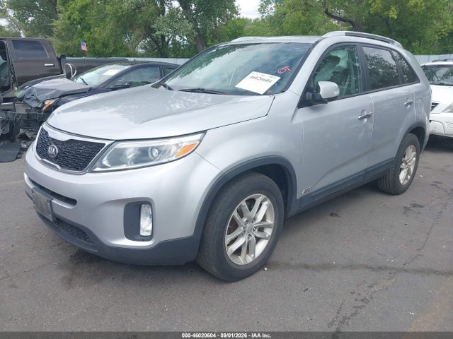 KIA SORENTO LX 2014 5XYKTCA65EG476119 Image 2