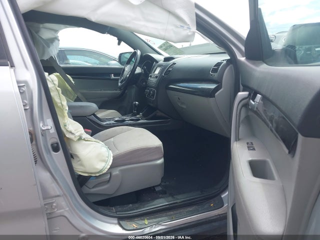 KIA SORENTO LX 2014 5XYKTCA65EG476119 Image 5