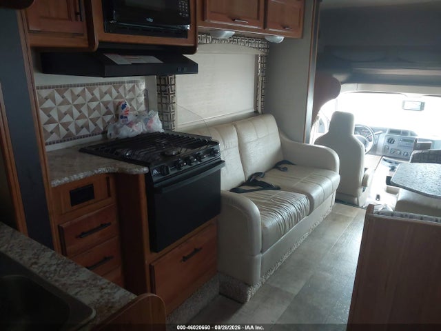 46020660 :رقم المزاد ، 1FDXE4FS8HDC31499 vin ، 2017 Ford E-450 Cutaway مزاد بيع
